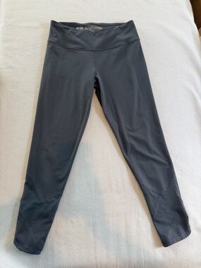 Victoria's Secret Grey Cropped Leggings with Scalloped Stitch Detail
